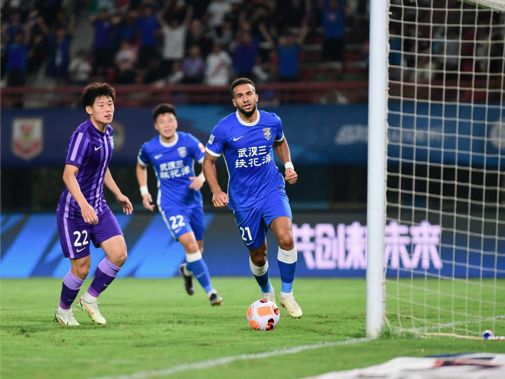 记者：新鹏城开局两连客因赛区工作人员被抽调，场地也在改造.