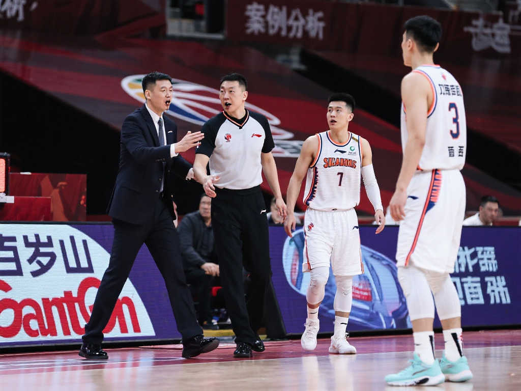 季后赛中多 季后赛中多